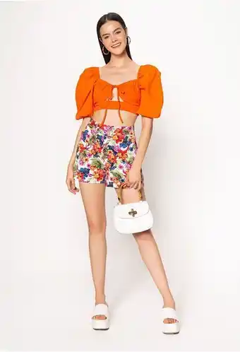 ELA Blusa crop con tira de anudar manga al c oferta