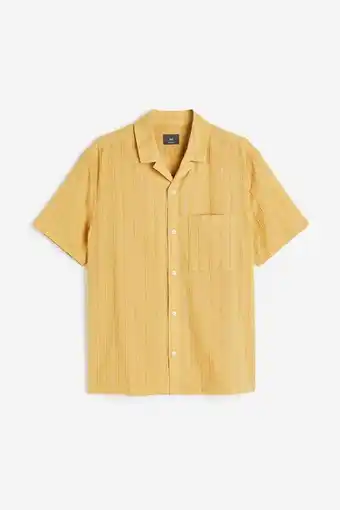 H&M Camisa resort en tejido texturizado regular fit oferta