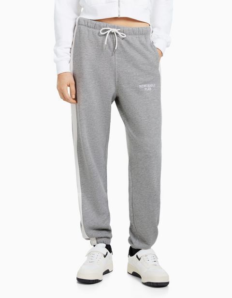 Bershka Pantalón felpa jogger con bandas y bordado lettering oferta