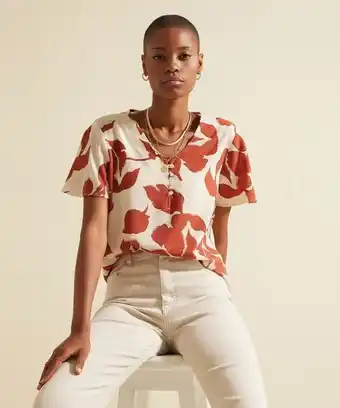 Pat Primo Blusa manga corta estampada cuello en v con botones en frente oferta