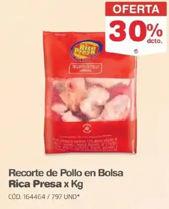 Rica presa recorte de pollo en bolsa