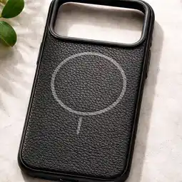 Falabella Funda Para iPhone 17 Pro con MagSafe Litchi Black Orchid oferta