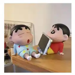 Falabella Soporte para Celular con Diseño de Crayon Shin Chan en PVC para Escritorio oferta