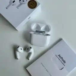 Falabella Audífonos AirPods 4ª Generación con Cancelación Activa de Ruido ANC oferta