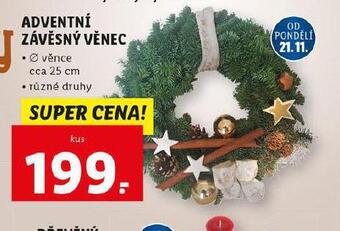 Adventní závěsný věnec