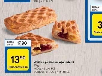 Mřížka s pudinkem a jahodami