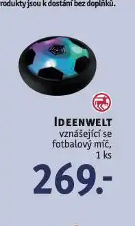Vznášející se fotbalový míč