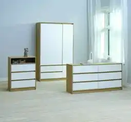 JYSK 1) Komoda 3 zásuvky: nabídka