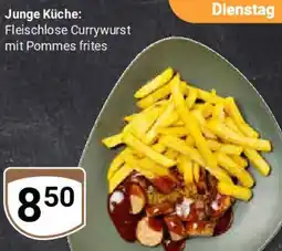 Globus Fleischlose Currywurst mit Pommes frites Angebot