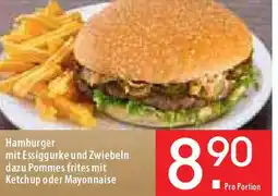 Zurbrüggen Hamburger mit Essiggurke und Zwiebeln dazu Pommes frites mit Ketchup oder Mayonnaise Angebot
