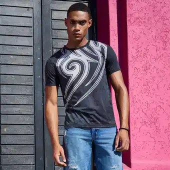 NKD Herren-T-Shirt mit Tribal-Druck Angebot
