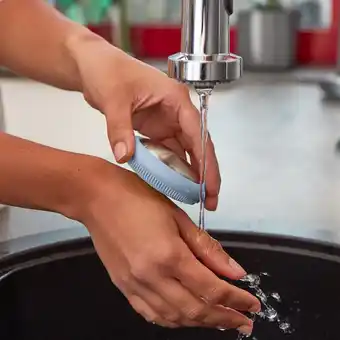 NKD Edelstahlseife mit Bürste, ca. 7,2x2,8cm Angebot