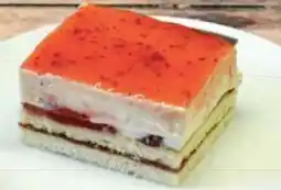 E-Center Backstube Wünsche Erdbeer Pannacotta-Schnitte Angebot