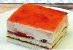 Edeka Backstube Wünsche Erdbeer Pannacotta-Schnitte Angebot