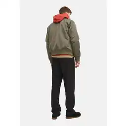 Netto Marken-Discount Jack & Jones Jacke OCEAN Bomberjacke mit Reißverschluss, Taschen und kontrastfarbenem Innenfutter Angebot