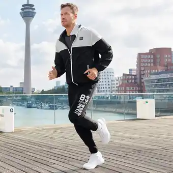 NKD Herren-Jogginghose mit Kontrast-Einsätzen Angebot
