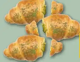 REWE Rewe Back-Station Croissant mit Pistaziencreme Angebot