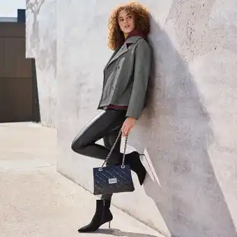 NKD Damen-Kunstleder-Leggings mit Ziernaht Angebot