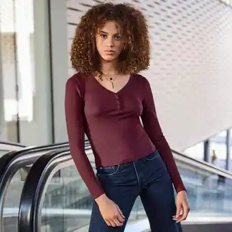 NKD Damen-Langarmshirt mit Knopfreihe Angebot