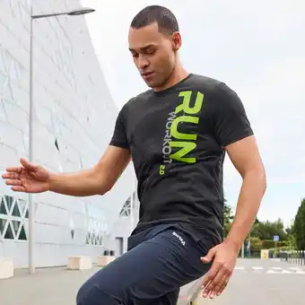 NKD Herren-Funktions-T-Shirt mit reflektierenden Prints Angebot