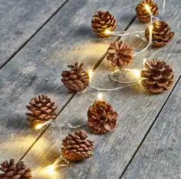 NKD LED-Lichterkette mit Tannenzapfen Angebot