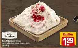 REWE Frischkäsezubereitung mit Preiselbeere und Meerrettich, je 100 g Angebot