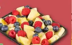 REWE Center Rewe Früchtemix mit Ananas, Heidelbeeren und Himbeeren Angebot