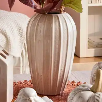 NKD Vase aus Dolomit, ca. 11,6x6,5x17,5cm Angebot