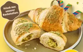 PENNY Bäckerkrönung Croissant gefüllt mit Pistaziencreme Angebot