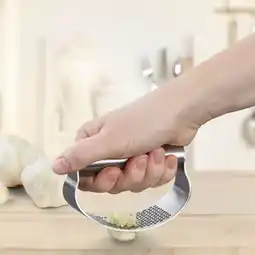 NKD Knoblauchpresse aus Edelstahl, ca. 9,8x5,3x6,5 cm Angebot