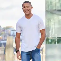 NKD Herren-T-Shirt mit V-Ausschnitt Angebot