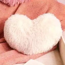 NKD Deko-Plüschkissen in Herzform Angebot