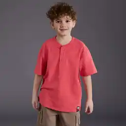 NKD Kinder-Jungen-T-Shirt mit kurzer Knopfleiste Angebot