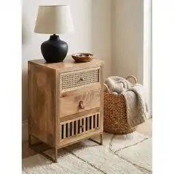 Netto Marken-Discount Nachttisch – Mango Massivholz/Metall, 40x60x30 cm, 3 Schubladen, Wiener Geflecht Angebot