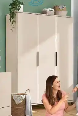 Trends Möbel Kleiderschrank Angebot
