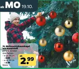 Netto XL Weihnachtsbaumkugel aus Kunststoff Angebot