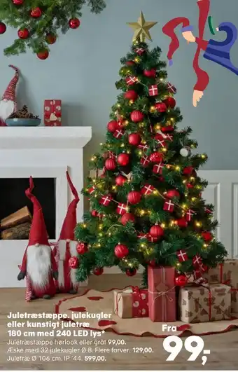 SuperBrugsen Juletræstæppe. julekugler eller kunstigt juletræ 180 cm med 240 led lys* tilbud