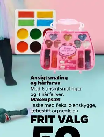 Taske med f.eks. øjenskygge, læbestift og neglelak