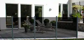 Harald Nyborg Glashegn 100 x 97,6 cm - røgfarvet glas tilbud