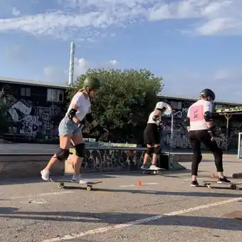 Truestory Holdundervisning i skateboard for voksne hos l.o.w academy tilbud