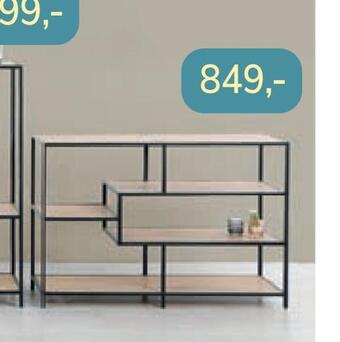 Daells Bolighus Reol med hylder tilbud