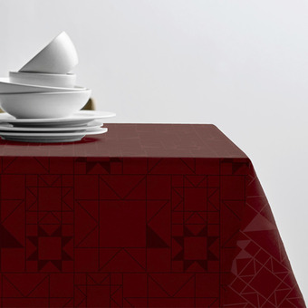 Södahl damask dug star red 140 x 320 cm