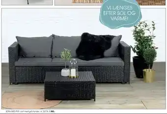 Daells Bolighus SOFA MED PUF i sort med grå hynder tilbud