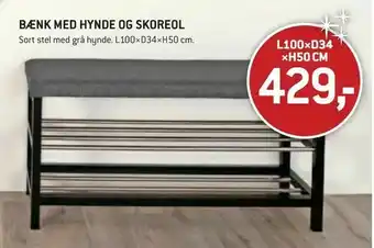 Bænk med hynde og skoreol