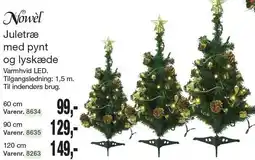 Juletræ med pynt og lyskæde
