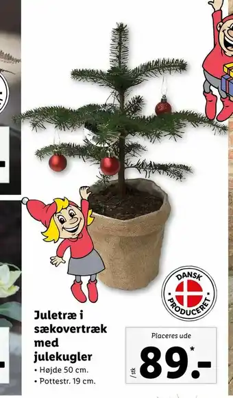 Juletræ i sækovertræk med julekugler