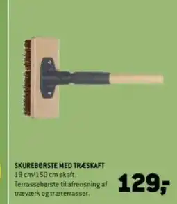 XL-BYG SKUREBØRSTE MED TRÆSKAFT tilbud