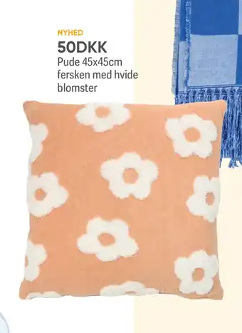 BigDollar Pude 45x45cm fersken med hvide blomster tilbud