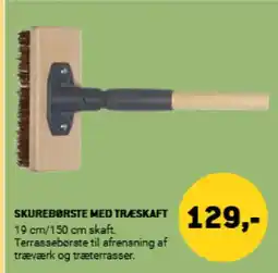 XL-BYG SKUREBØRSTE MED TRÆSKAFT tilbud