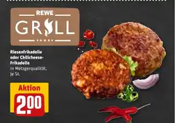 REWE DE Riesenfrikadelle oder Chilicheese- Frikadelle tilbud